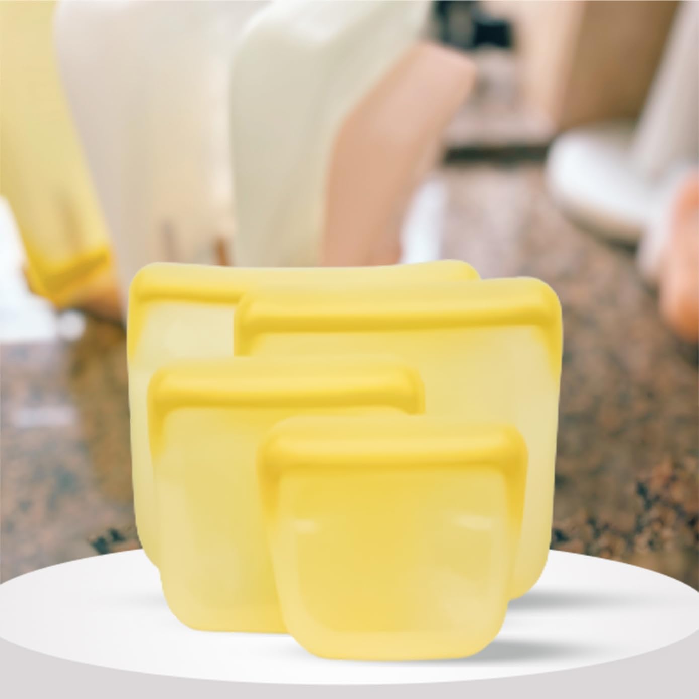 purifyou Set of 5 Reusable Silicone Storage Snack Bags 6oz / 16oz / 32oz / 64oz Self-Seal Food Storage Container for Fruits, Vegetables, Sandwiches, Dishwasher Safe & Leak-free (PastelYellow, 32oz)