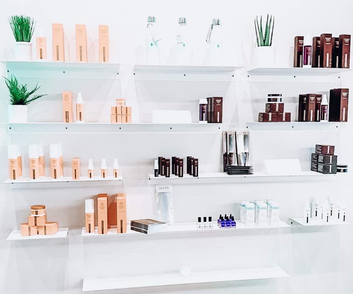 DIY CARTEL Made in USA Linear Floating Shelf - Forged Raw Steel - Industrial Heavy Duty Metal Wall Mounted Modern Rustic Farmhouse Designed Shelf Ledge (48-in X 8-in Powder Coated White)