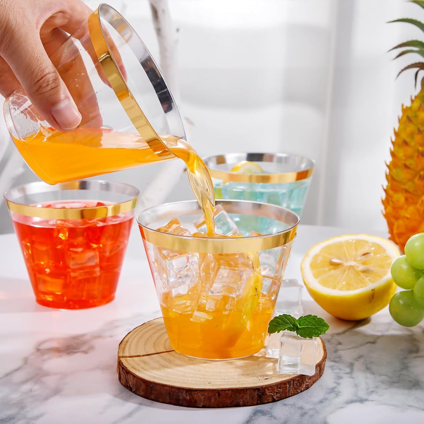 I00000 Heavy Duty Plastic Cups, 9 oz, Gold Rimmed, Clear, 100 Count, BPA Free, Disposable, for Party & Wedding