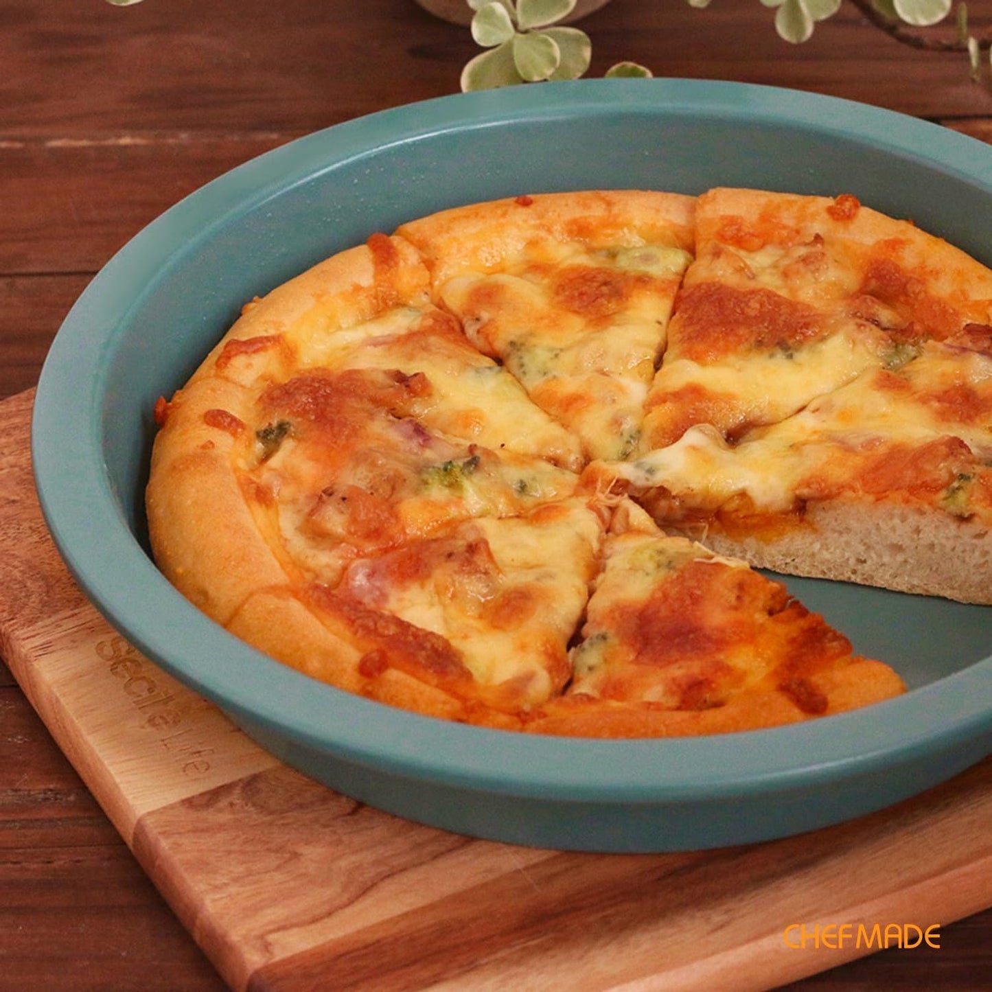 CHEFMADE Round Cake Pan, 9-Inch Non-Stick Pizza Pan and Pie Bakeware for Oven Baking (Green)