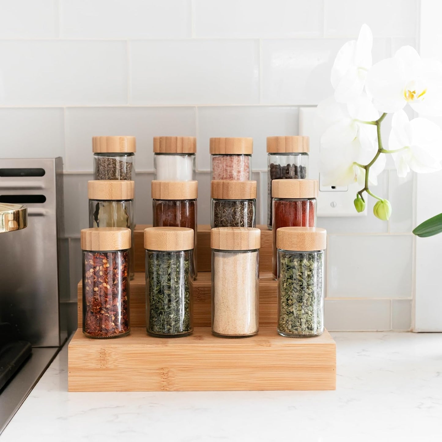 SAVVY & SORTED Glass Spice Jars with Label, 24PK Round Bamboo Jar Spices Set 4oz, 374 Spice Labels, Pepper Grinder, Empty Herb Seasoning Containers, Funnel and Shaker Lids